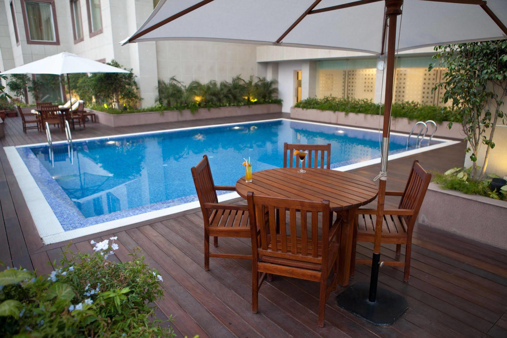 โรงแรมเลม่อน ทรี เจนไน เชนไน ภายนอก รูปภาพ
